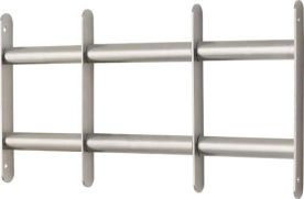 Metallplatten und Gitter dienen als besonders starken Einbruchschutz, aber auch nur dann wenn er professionell montiert wird. Fachgerechter Einbau vom Schlüsseldienst Michendorf